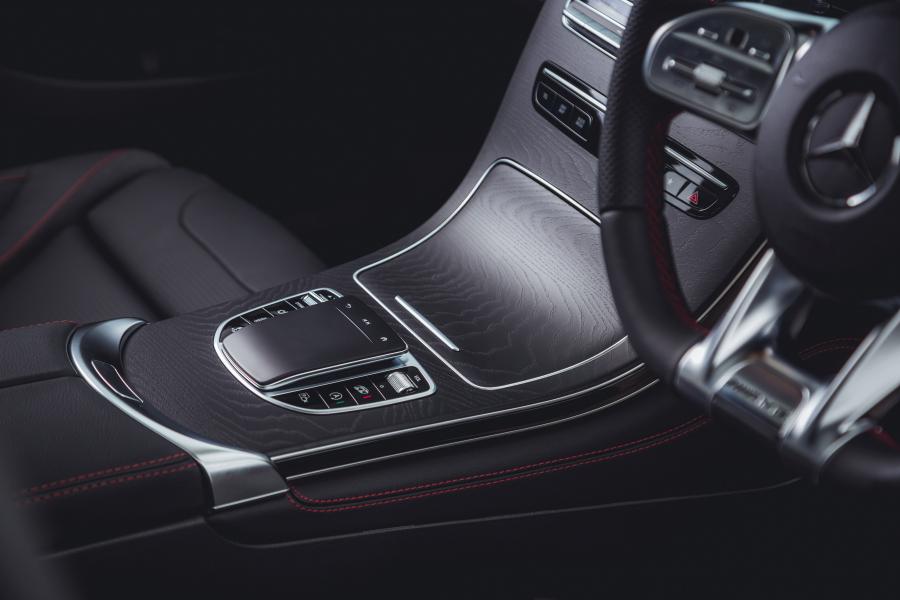 Детали интерьера Mercedes-AMG GLC43 4Matic Coupe (C253) 2020 года  (AU) (фото 15 из 40)